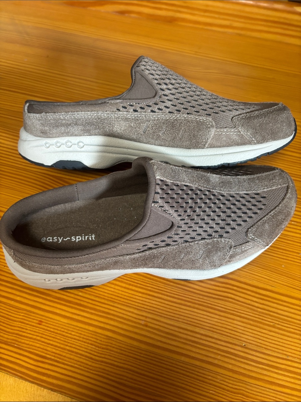 Easy Spirit Traveltime Clogs Taupe Mesh Arch Support Slip On  Size 8M